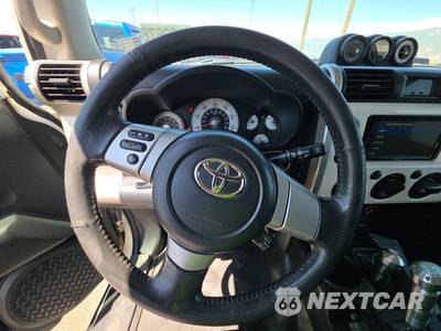 2008 Toyota FJ Cruiser w/Rear Doors - zdjęcie 10 z 37 - miniatura