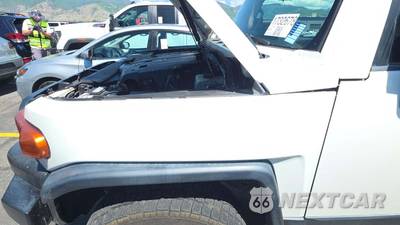 2008 Toyota FJ Cruiser w/Rear Doors - zdjęcie 23 z 37 - miniatura
