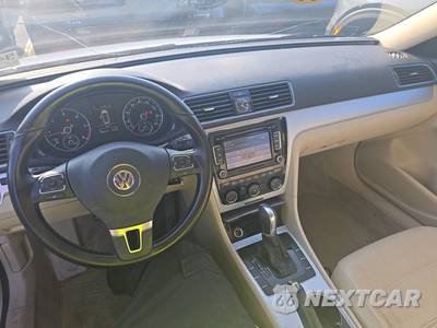 2013 Volkswagen Passat TDI SE w/Sunroof - zdjęcie 11 z 36 - miniatura