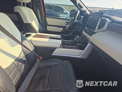 2023 Toyota Sequoia Capstone - zdjęcie 8 z 29 - miniatura