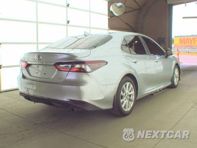 2023 Toyota Camry LE - zdjęcie 4 z 38 - miniatura