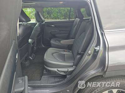 2024 Toyota Highlander XLE - zdjęcie 13 z 26 - miniatura