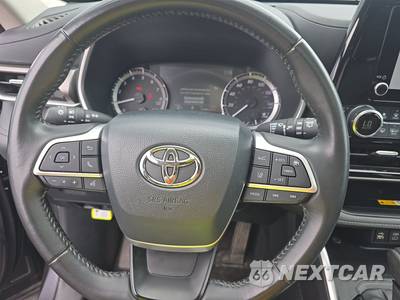 2024 Toyota Highlander XLE - zdjęcie 10 z 26 - miniatura