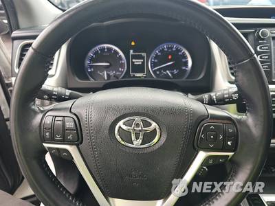 2019 Toyota Highlander XLE - zdjęcie 10 z 25 - miniatura
