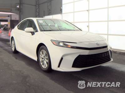 2025 Toyota Camry LE - zdjęcie 3 z 18 - miniatura