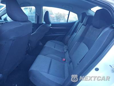 2025 Toyota Camry LE - zdjęcie 13 z 18 - miniatura
