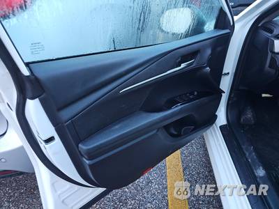 2025 Toyota Camry LE - zdjęcie 9 z 18 - miniatura