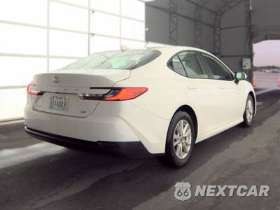 2025 Toyota Camry LE - zdjęcie 4 z 18 - miniatura