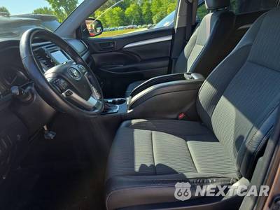 2015 Toyota Highlander LE Plus - zdjęcie 13 z 21 - miniatura
