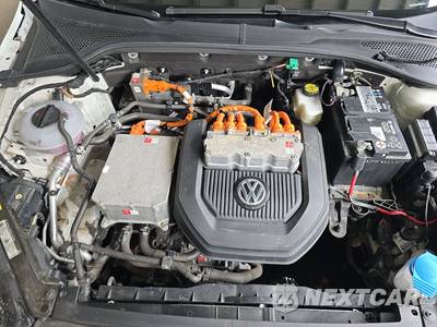 2016 Volkswagen e-Golf SE Hatchback - zdjęcie 15 z 24 - miniatura