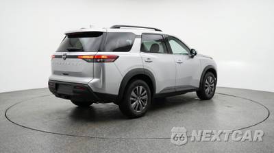 2025 Nissan Pathfinder SV - zdjęcie 7 z 12 - miniatura