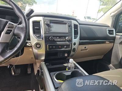 2017 Nissan TITAN SV Extended Cab Medium Bed - zdjęcie 11 z 30 - miniatura
