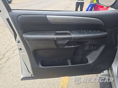 2014 Nissan Armada SV - zdjęcie 9 z 34 - miniatura