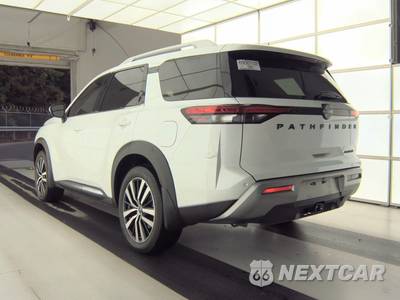 2025 Nissan Pathfinder Platinum - zdjęcie 6 z 36 - miniatura