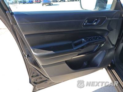 2025 Nissan Pathfinder S - zdjęcie 9 z 18 - miniatura