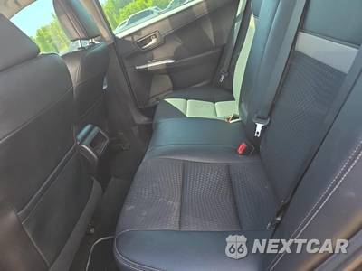 2014 Toyota Camry SE - zdjęcie 16 z 22 - miniatura