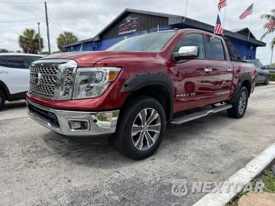2019 Nissan TITAN SL Crew Cab Short Bed
