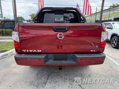 2019 Nissan TITAN SL Crew Cab Short Bed - zdjęcie 11 z 49 - miniatura