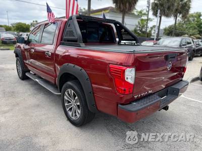 2019 Nissan TITAN SL Crew Cab Short Bed - zdjęcie 14 z 49 - miniatura