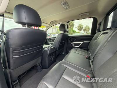 2019 Nissan TITAN SL Crew Cab Short Bed - zdjęcie 19 z 49 - miniatura