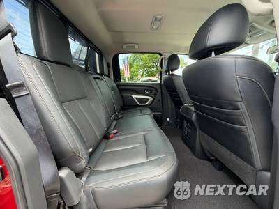 2019 Nissan TITAN SL Crew Cab Short Bed - zdjęcie 20 z 49 - miniatura