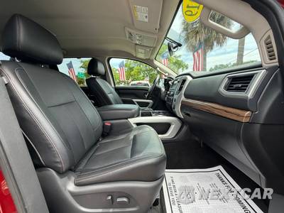 2019 Nissan TITAN SL Crew Cab Short Bed - zdjęcie 22 z 49 - miniatura