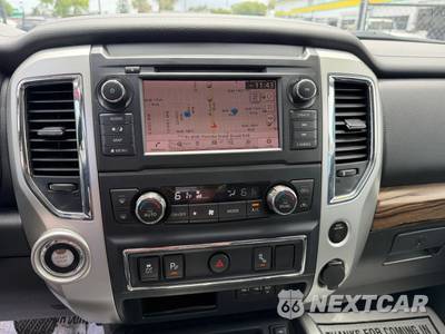 2019 Nissan TITAN SL Crew Cab Short Bed - zdjęcie 28 z 49 - miniatura