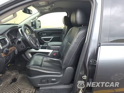 2017 Nissan TITAN SL Crew Cab Short Bed - zdjęcie 7 z 38 - miniatura