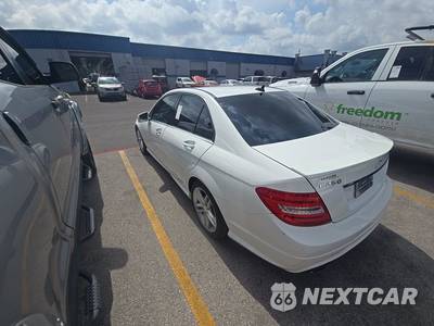 2014 Mercedes-Benz C 250 Sedan - zdjęcie 6 z 27 - miniatura