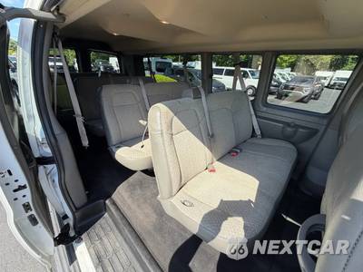 2023 Chevrolet Express 3500 Passenger Van LT 1LT 155.1" WB - zdjęcie 34 z 53 - miniatura