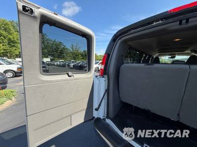 2023 Chevrolet Express 3500 Passenger Van LT 1LT 155.1" WB - zdjęcie 37 z 53 - miniatura