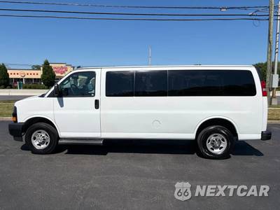 2023 Chevrolet Express 3500 Passenger Van LS 1LS 155.1" WB - zdjęcie 12 z 49 - miniatura