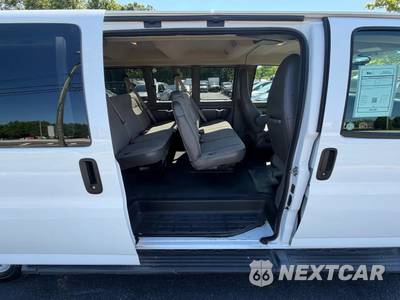 2023 Chevrolet Express 3500 Passenger Van LS 1LS 155.1" WB - zdjęcie 29 z 49 - miniatura