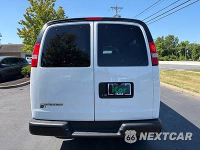 2023 Chevrolet Express 3500 Passenger Van LS 1LS 155.1" WB - zdjęcie 9 z 49 - miniatura