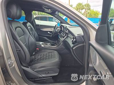 2019 Mercedes-Benz GLC 300 4MATIC - zdjęcie 8 z 27 - miniatura