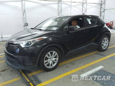 2019 Toyota C-HR LE - zdjęcie 1 z 40 - miniatura