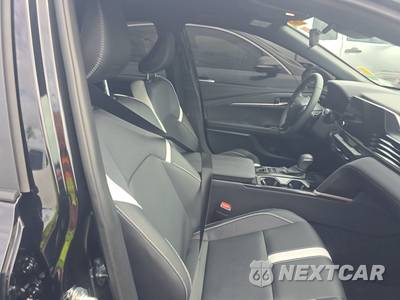 2025 Toyota Camry SE - zdjęcie 8 z 22 - miniatura