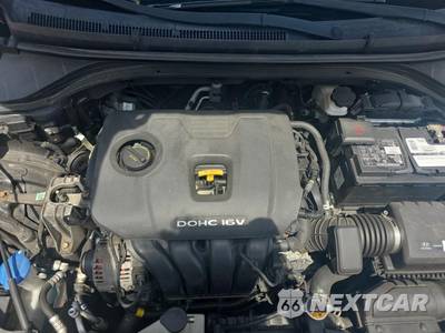 2018 Hyundai Elantra SE Sedan - zdjęcie 18 z 21 - miniatura