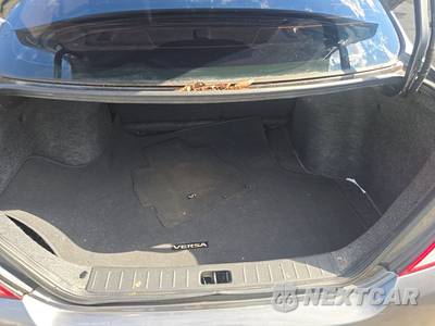 2019 Nissan Versa Sedan SV - zdjęcie 16 z 31 - miniatura