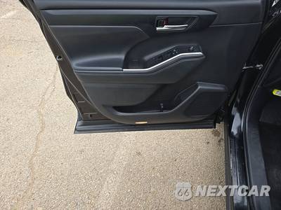 2022 Toyota Highlander Hybrid XLE - zdjęcie 9 z 27 - miniatura