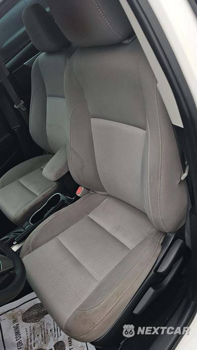 2014 Toyota Corolla LE - zdjęcie 24 z 31 - miniatura