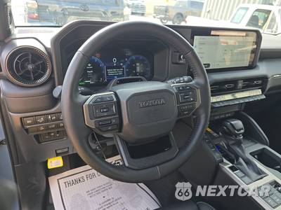 2025 Toyota Land Cruiser - zdjęcie 10 z 20 - miniatura