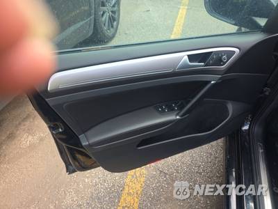 2016 Volkswagen e-Golf SEL Premium Hatchback - zdjęcie 9 z 22 - miniatura