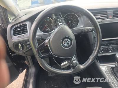 2016 Volkswagen e-Golf SEL Premium Hatchback - zdjęcie 10 z 22 - miniatura