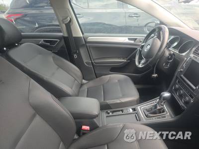2016 Volkswagen e-Golf SEL Premium Hatchback - zdjęcie 8 z 22 - miniatura