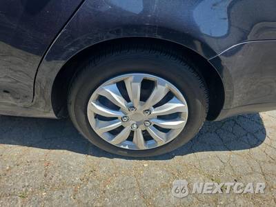 2009 Volkswagen Jetta Sedan S - zdjęcie 11 z 21 - miniatura