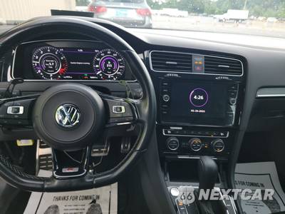 2019 Volkswagen Golf R Hatchback w/DCC & Navigation - zdjęcie 11 z 30 - miniatura