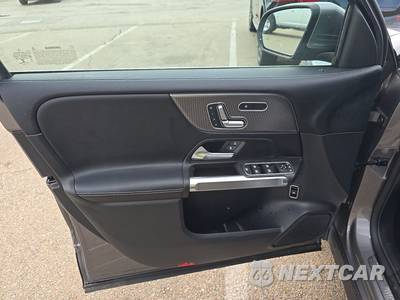 2021 Mercedes-Benz GLB 250 4MATIC - zdjęcie 9 z 27 - miniatura