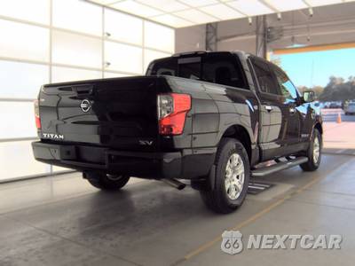 2017 Nissan TITAN SV Crew Cab Short Bed - zdjęcie 4 z 20 - miniatura