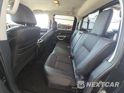 2017 Nissan TITAN PRO-4X Crew Cab Short Bed - zdjęcie 13 z 36 - miniatura